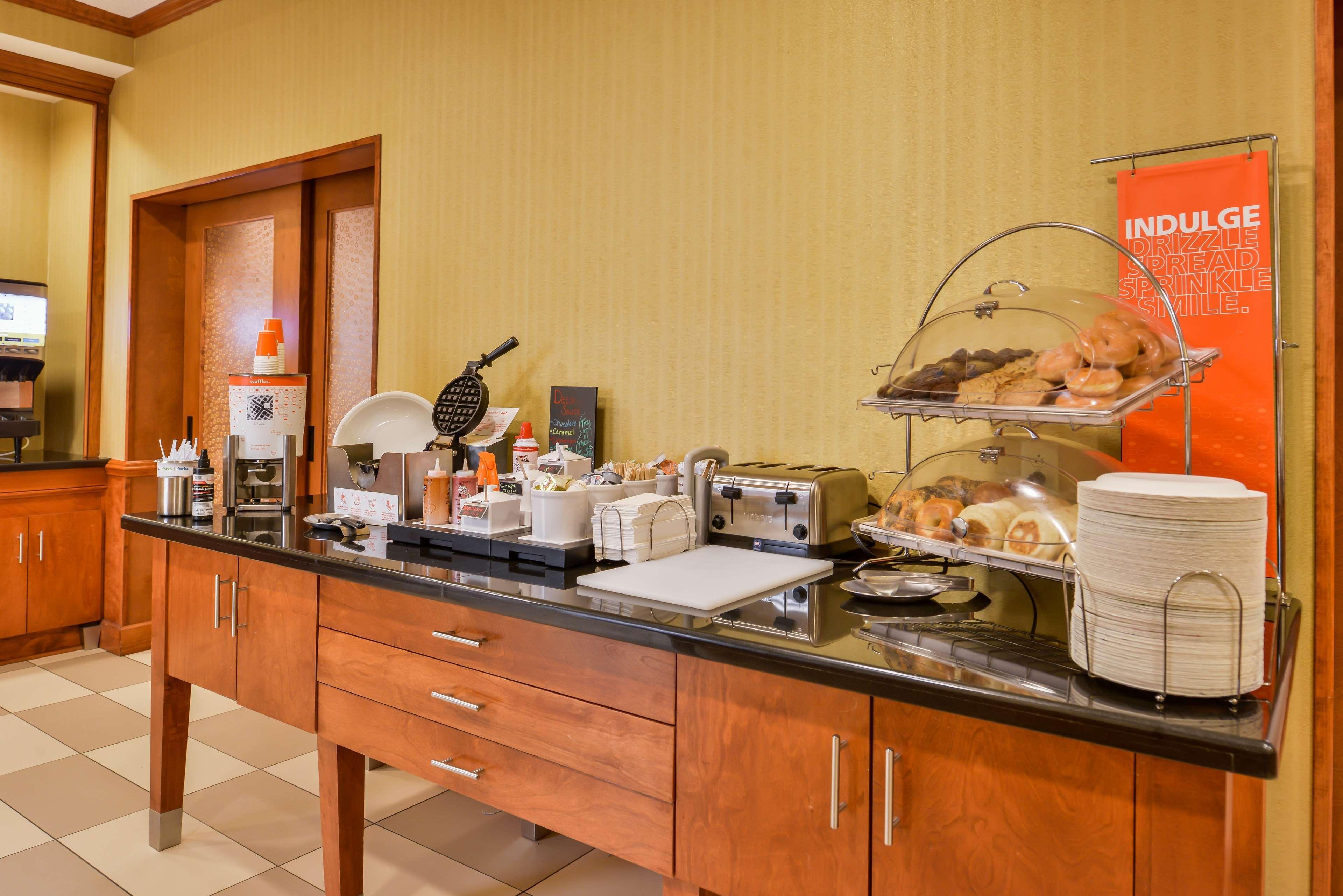 Hampton Inn Emporia Εξωτερικό φωτογραφία