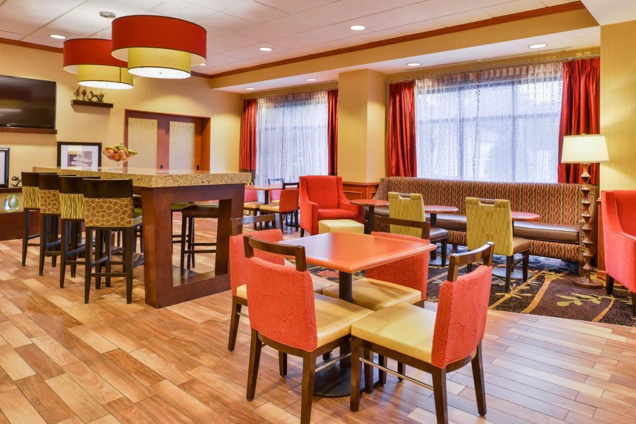 Hampton Inn Emporia Εξωτερικό φωτογραφία