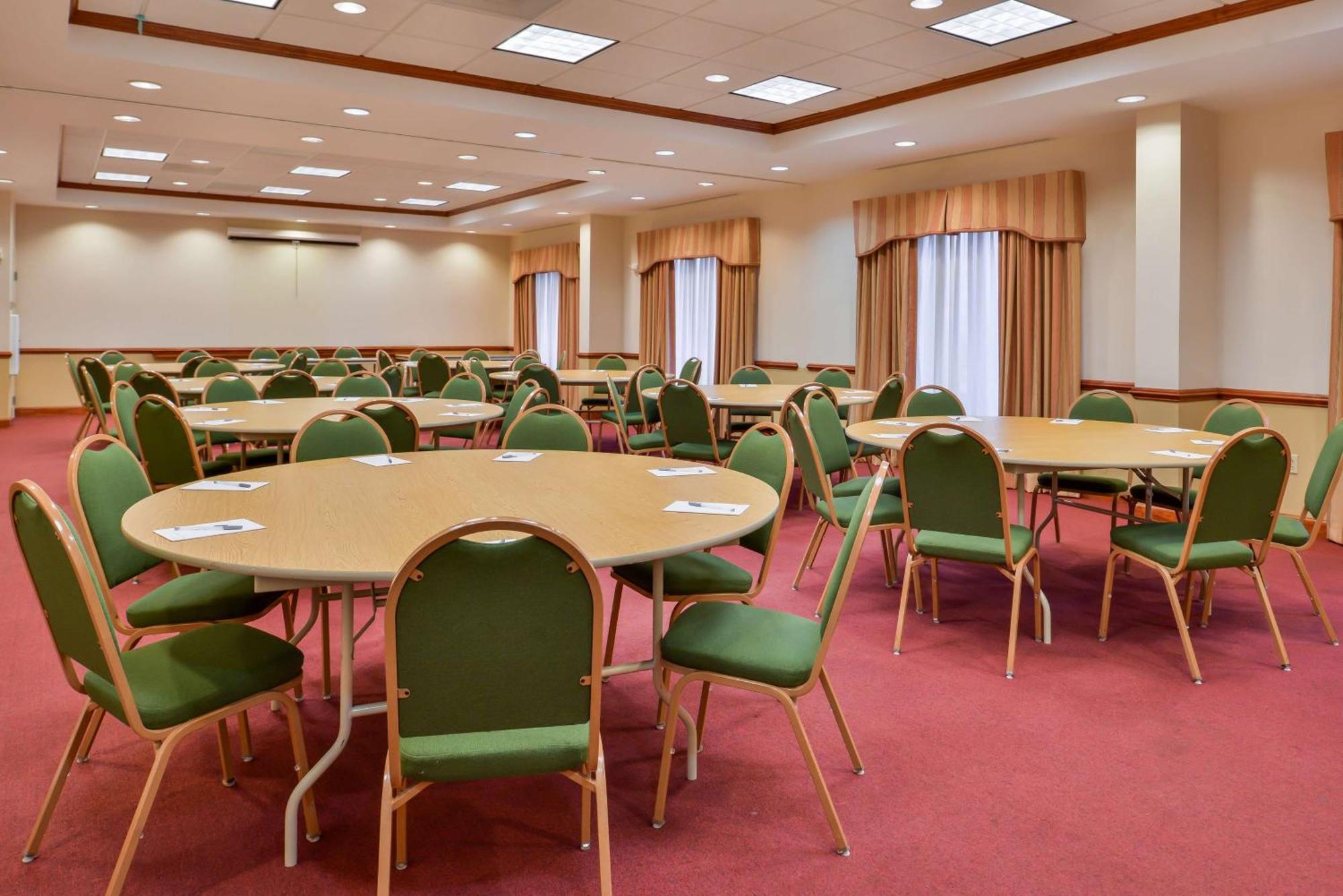 Hampton Inn Emporia Εξωτερικό φωτογραφία
