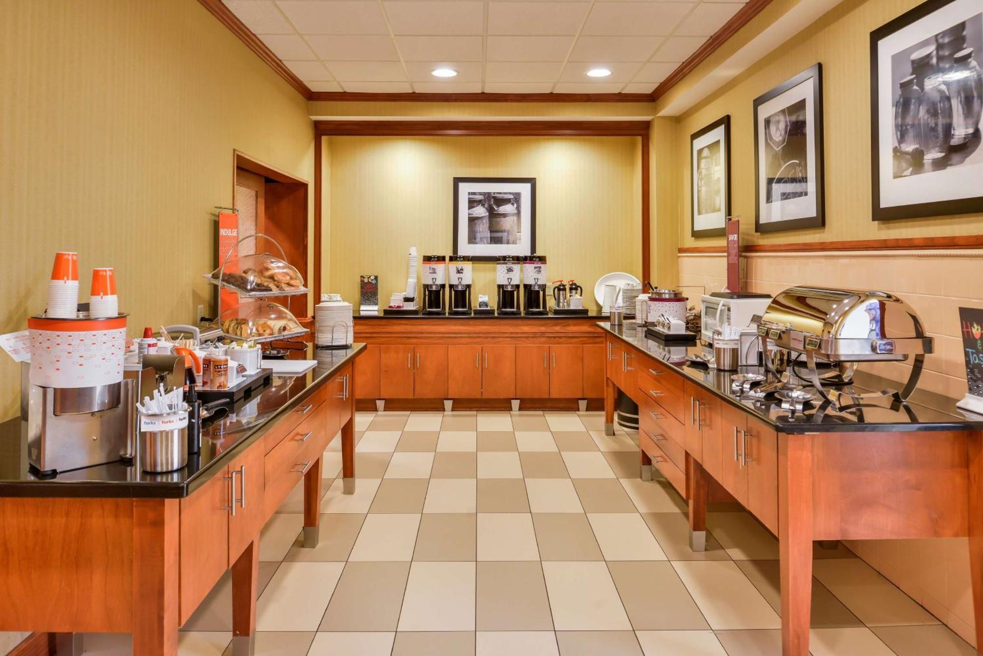 Hampton Inn Emporia Εξωτερικό φωτογραφία